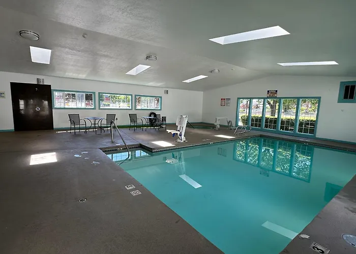 Quality Inn & Suites Albany Corvallis